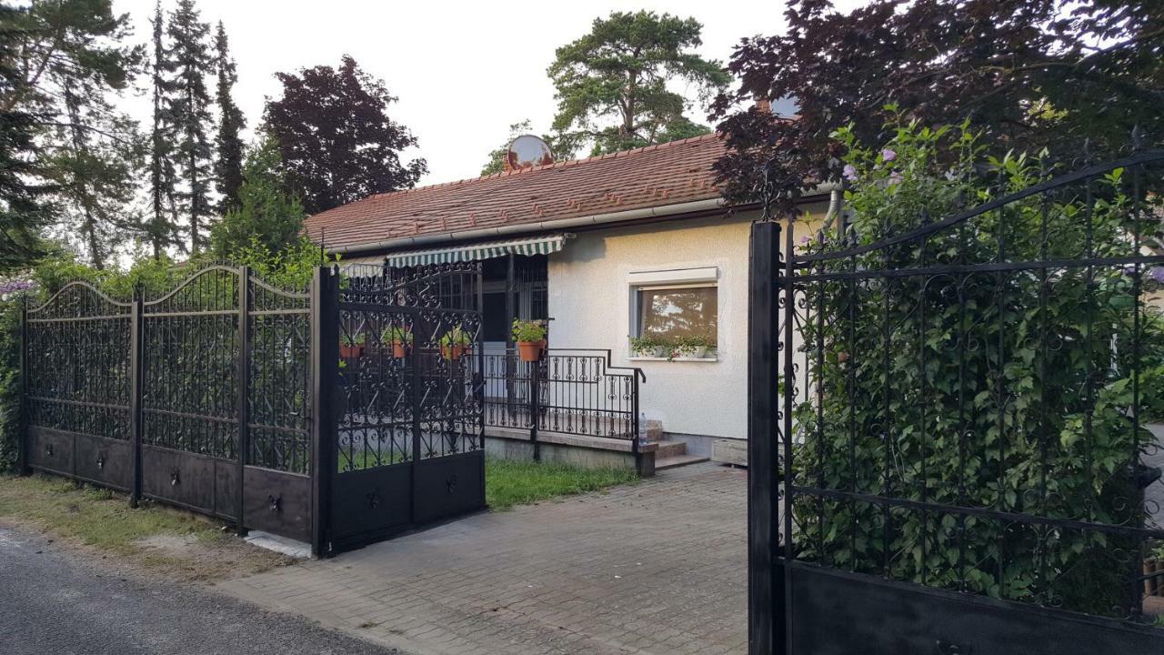 Rose Apartman Balatonlelle Exteriör bild
