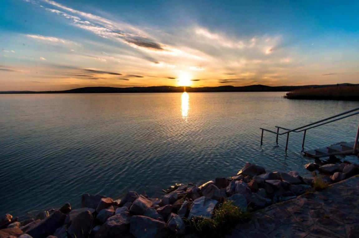 Rose Apartman Balatonlelle Exteriör bild